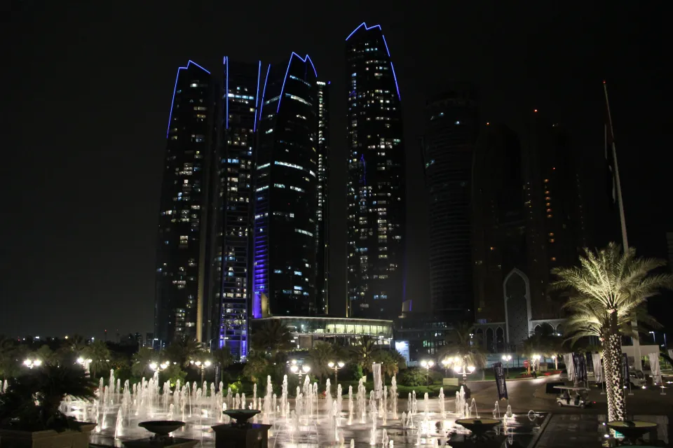 Abu Dhabi أبو ظبي